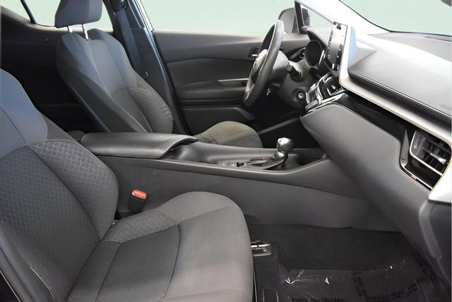 Used 2020 Toyota C-HR LE image 19