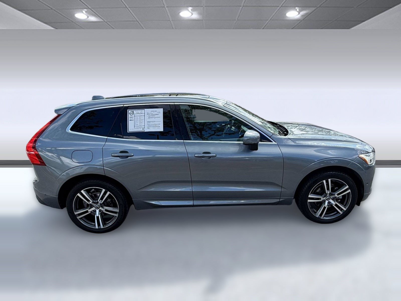 Used 2019 Volvo XC60 T5 Momentum w/ Premium Package FWD image 8