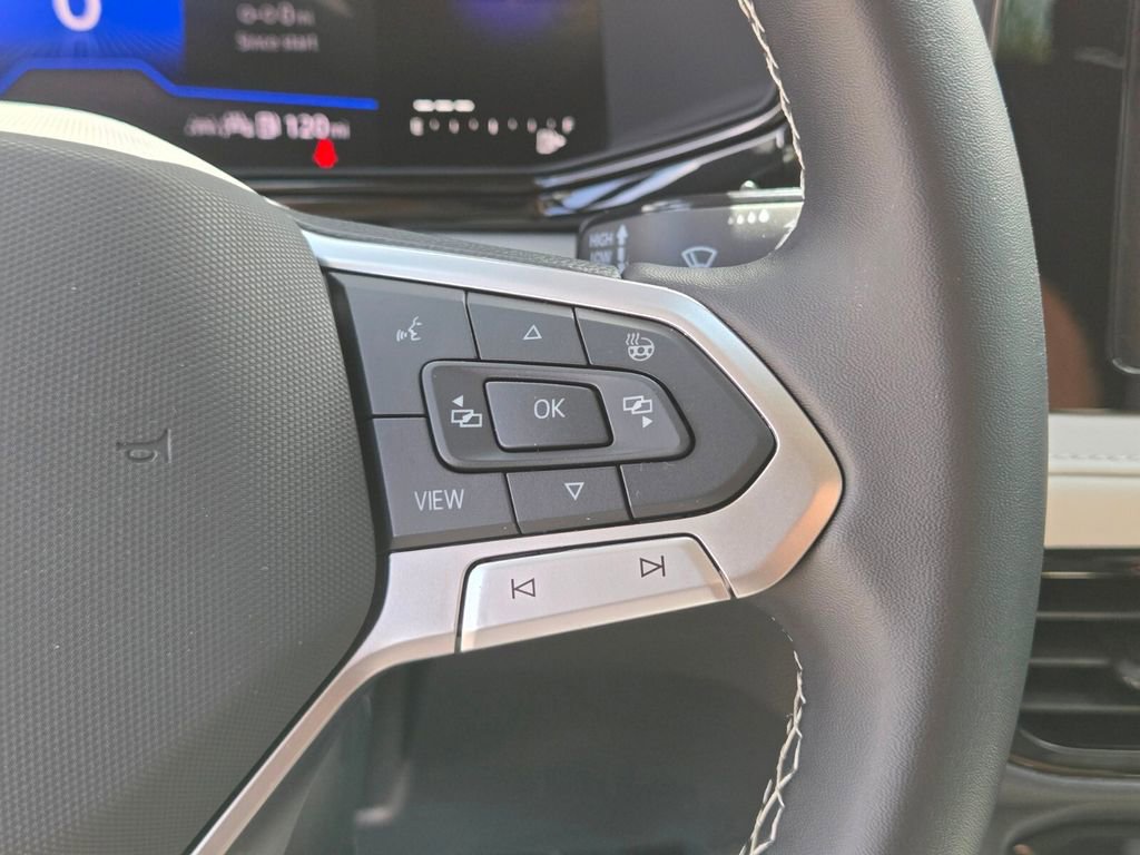 Certified 2025 Volkswagen Taos S FWD image 18