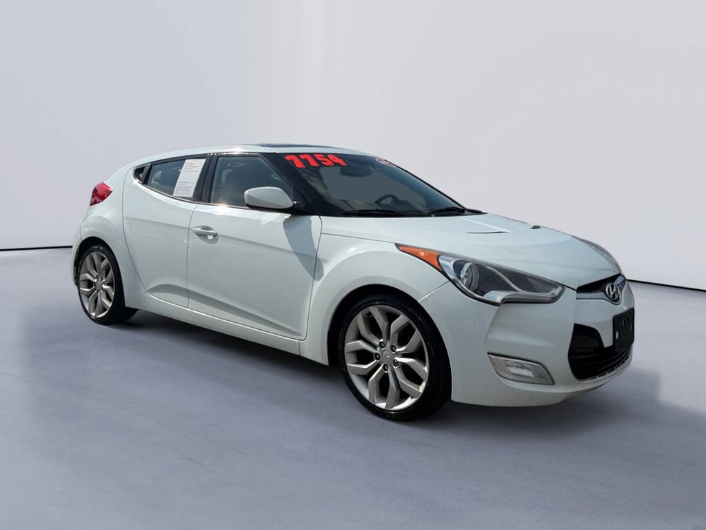 Used 2013 Hyundai Veloster w/ Style Pkg FWD video 1
