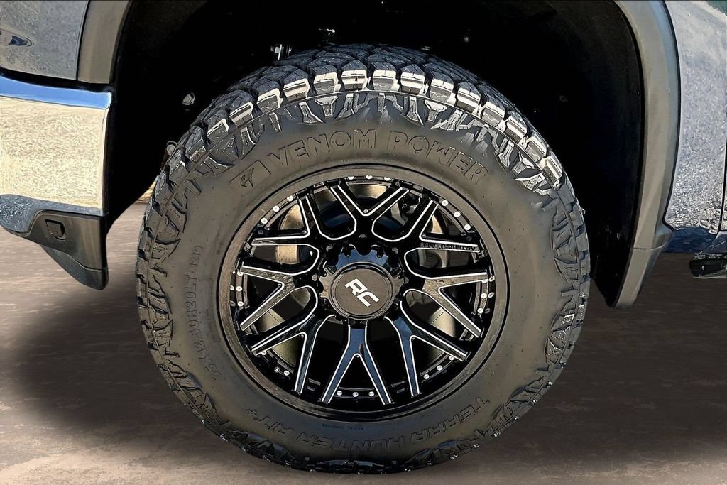 Used 2023 Chevrolet Silverado 3500 LTZ AWD/4WD image 37