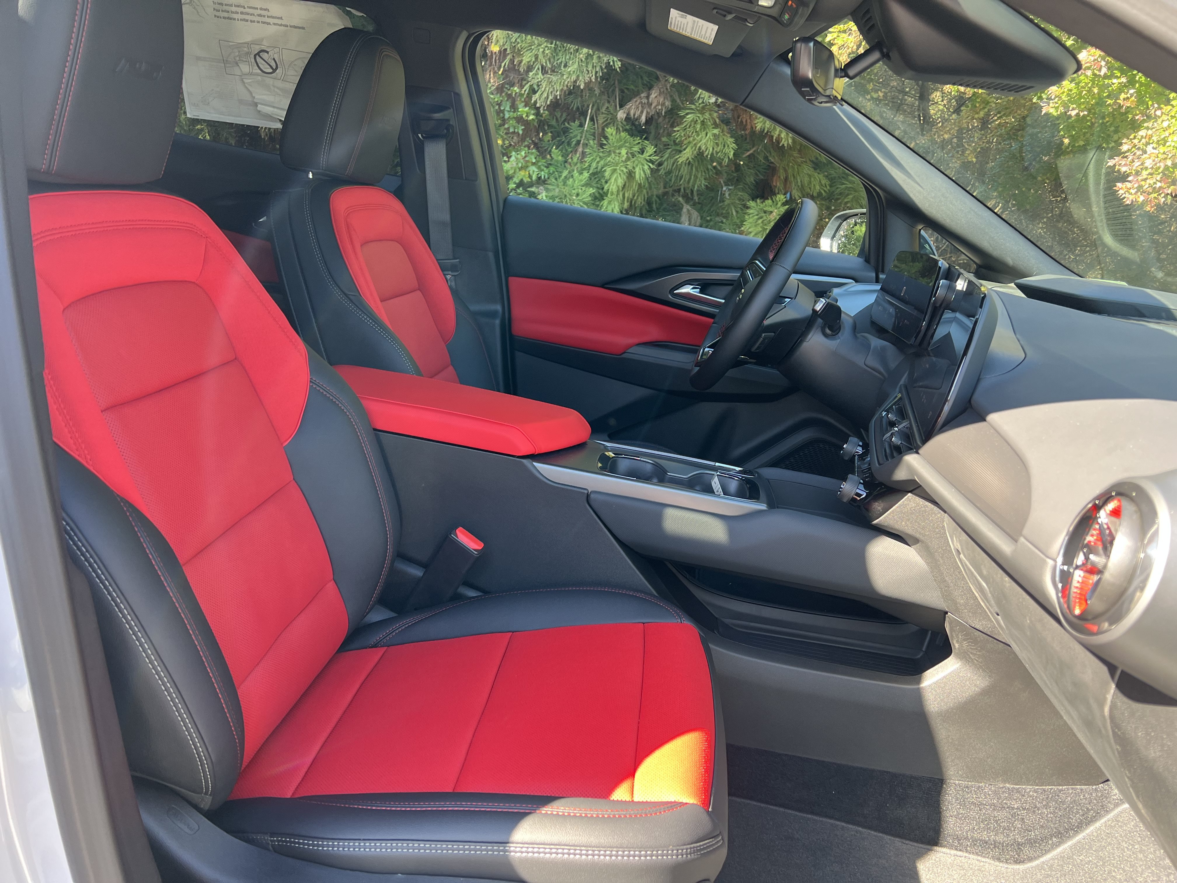 New 2025 Chevrolet Equinox EV RS w/ Active Safety Package 3 FWD image 29