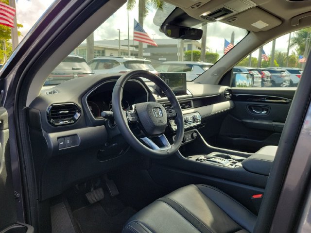 Used 2023 Honda Pilot Touring image 15