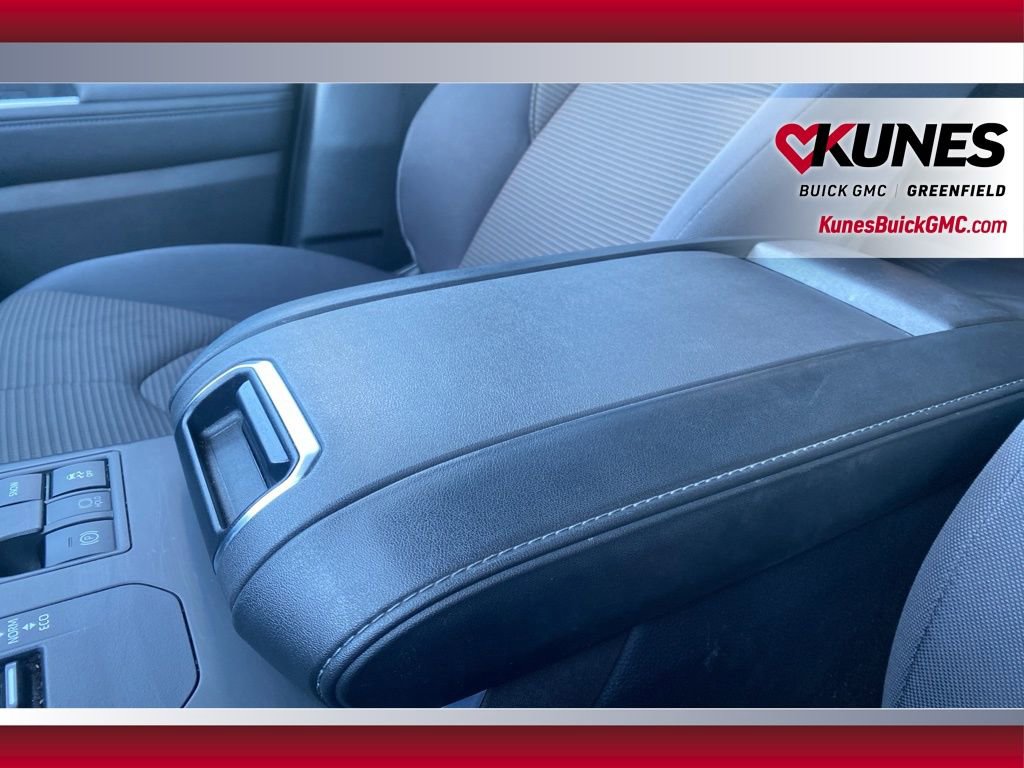 Used 2023 Toyota Highlander LE image 36