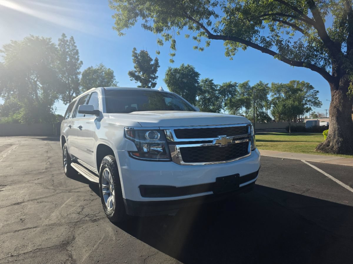 Used 2020 Chevrolet Suburban LT RWD image 3