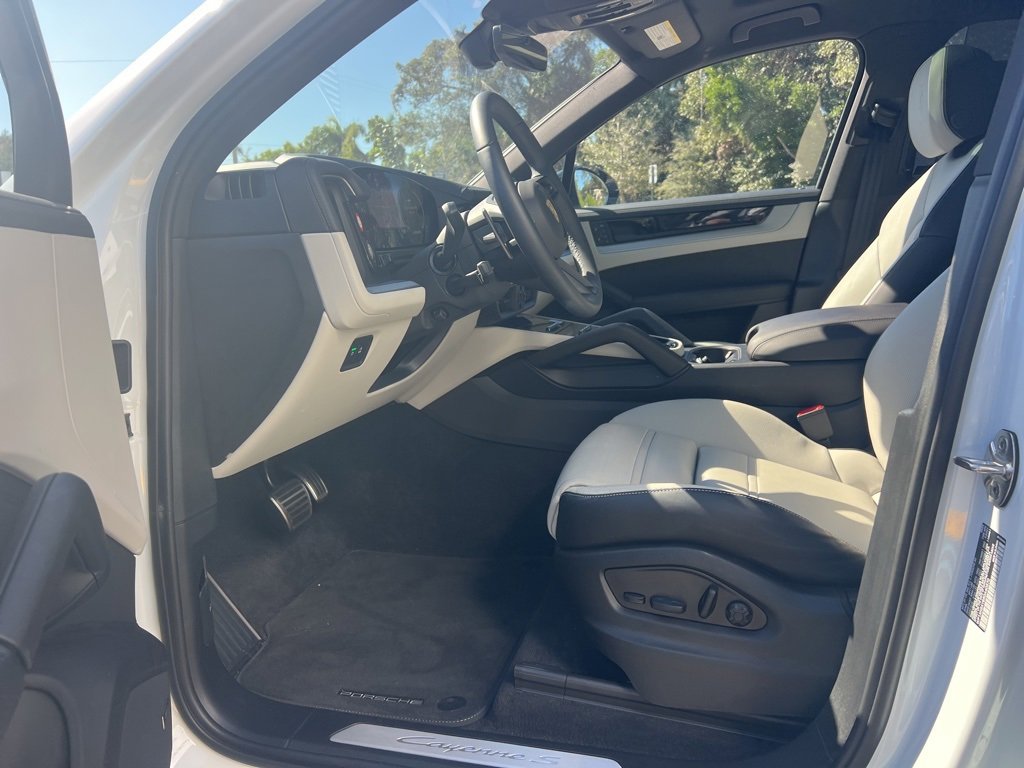 Used 2024 Porsche Cayenne S image 24