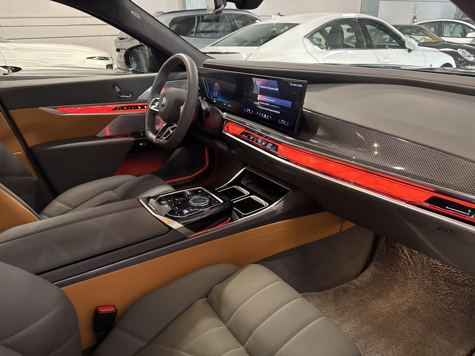 Used 2025 BMW i7 xDrive60 image 25