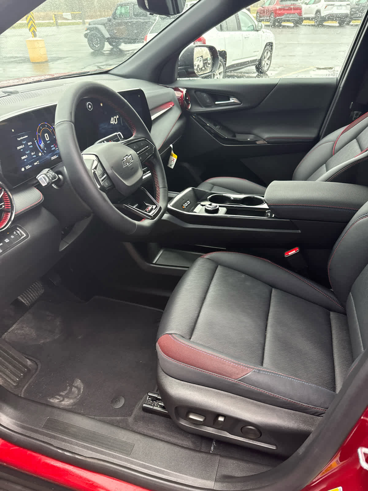 Used 2025 Chevrolet Equinox RS w/ Safety and Technology Package AWD/4WD image 4