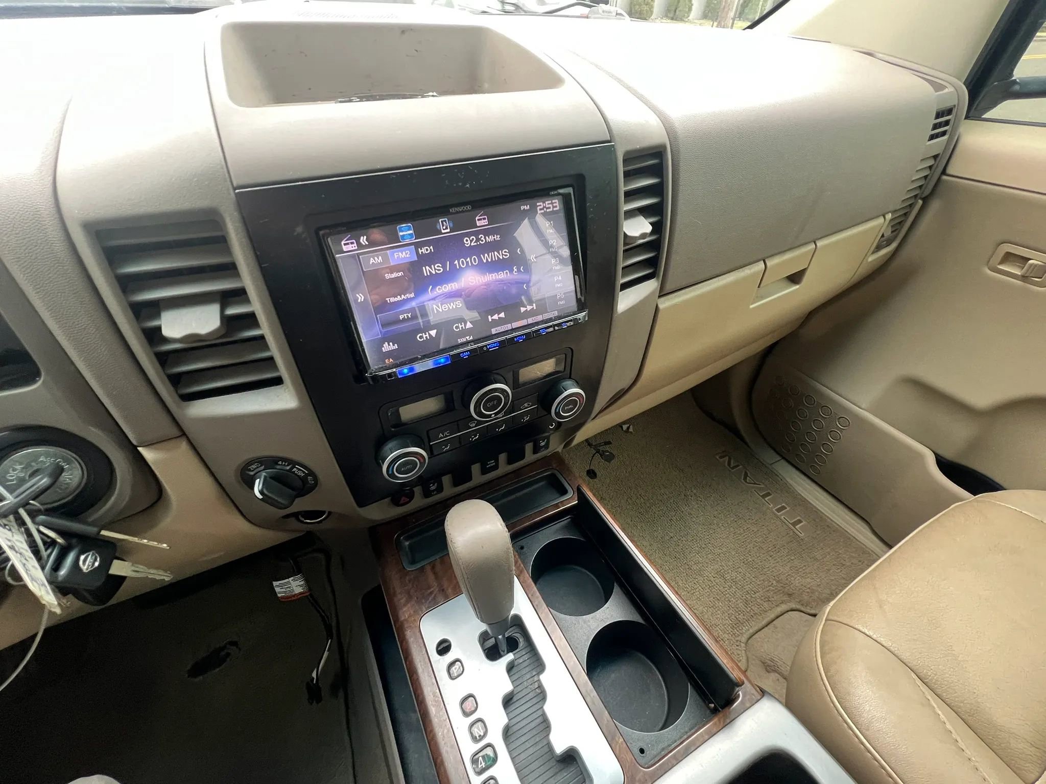 Used 2008 Nissan Titan LE w/ Tow Pkg image 16