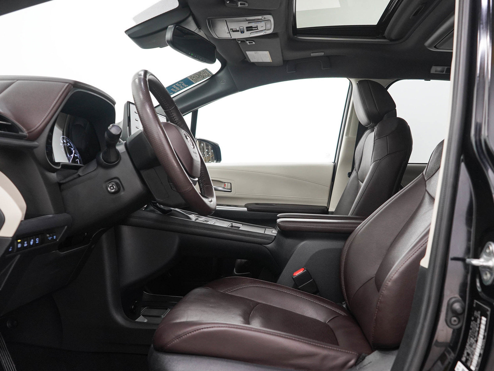Used 2022 Toyota Sienna Platinum AWD/4WD image 26
