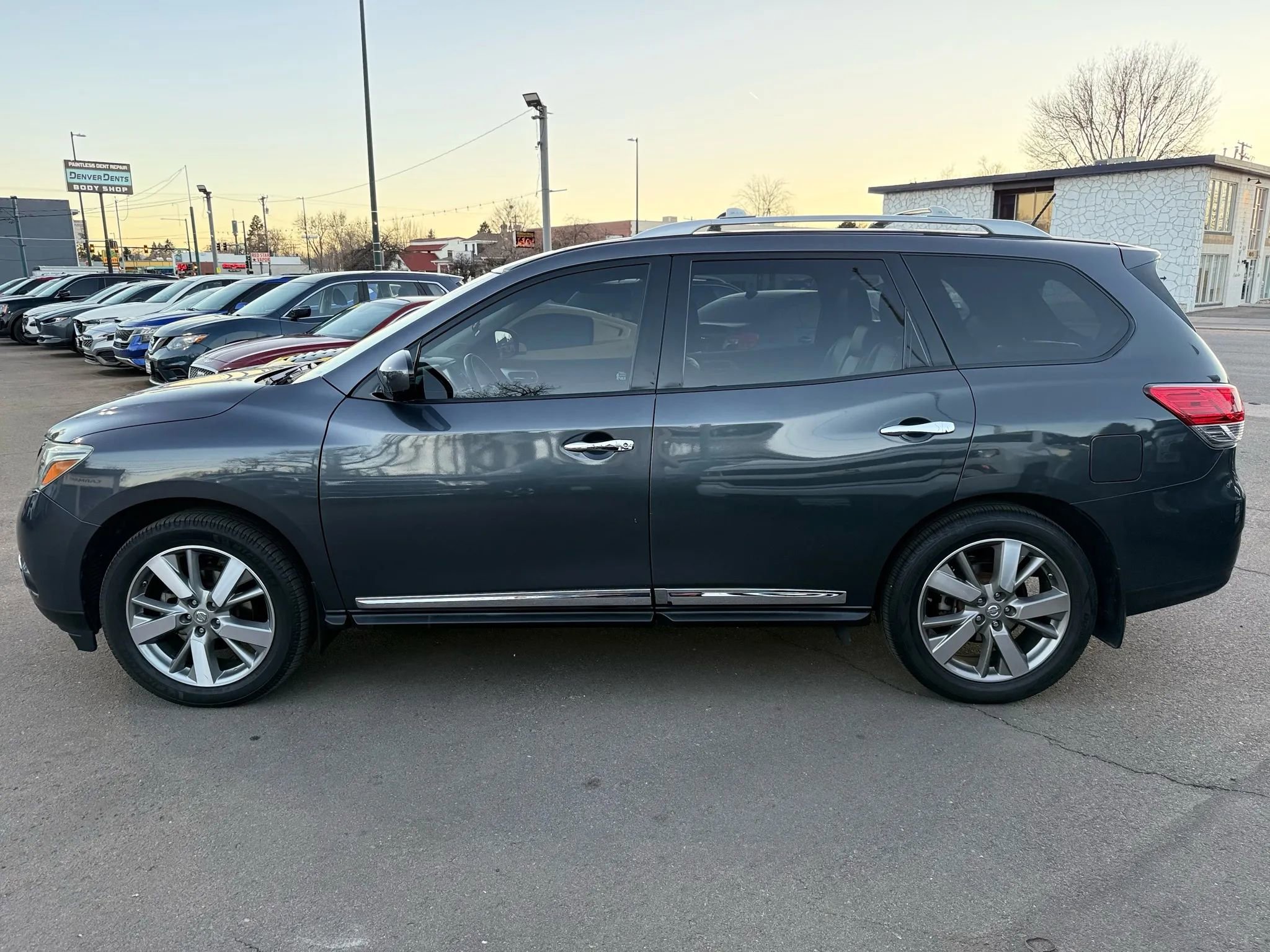 Used 2014 Nissan Pathfinder Platinum w/ Platinum Premium Package image 6
