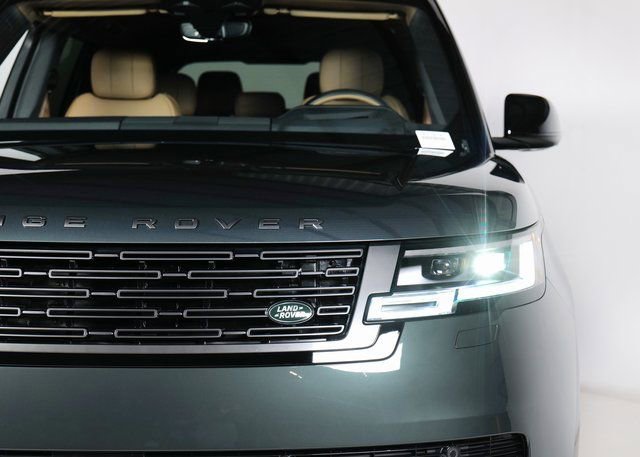 New 2025 Land Rover Range Rover Long Wheelbase SE image 26