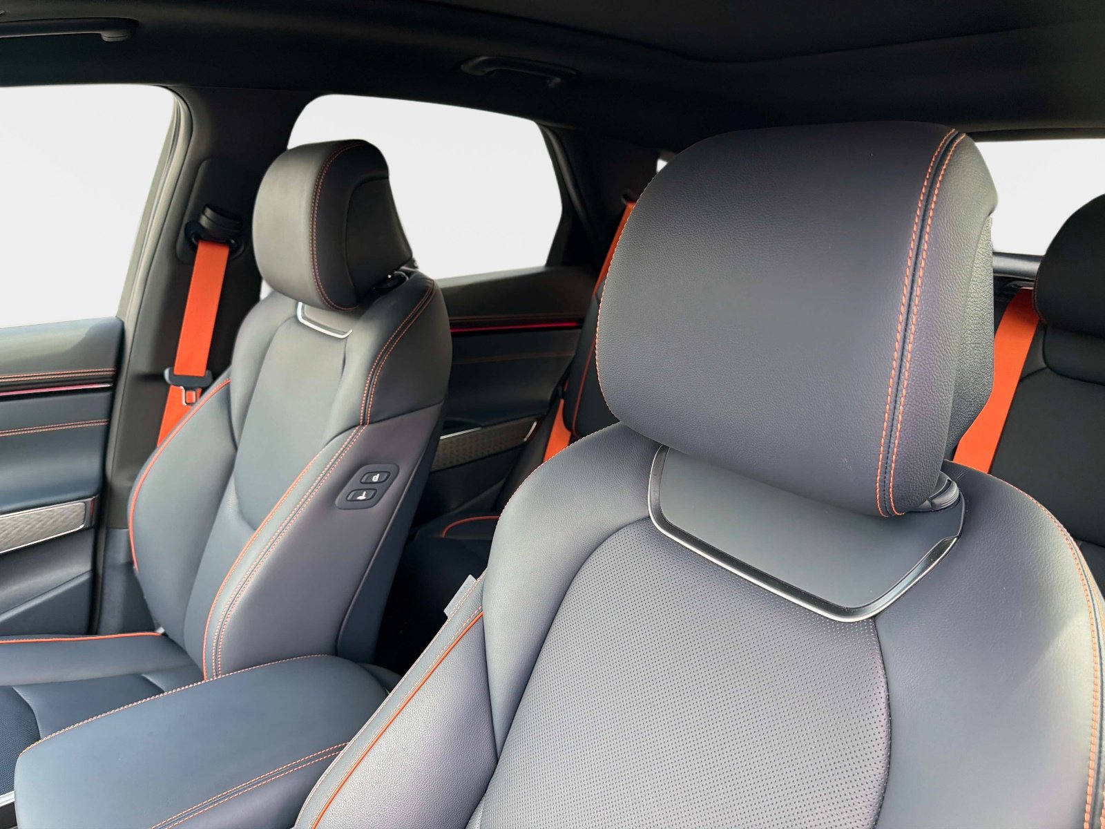 Used 2026 Genesis GV70 2.5T Sport Prestige image 39