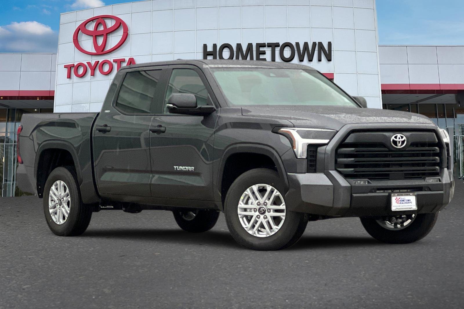 New 2026 Toyota Tundra SR5 w/ SR5 Convenience Package image 2