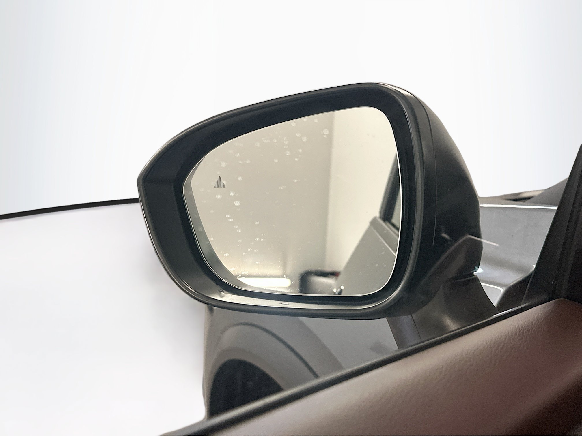 Used 2023 Nissan Rogue S AWD/4WD image 16