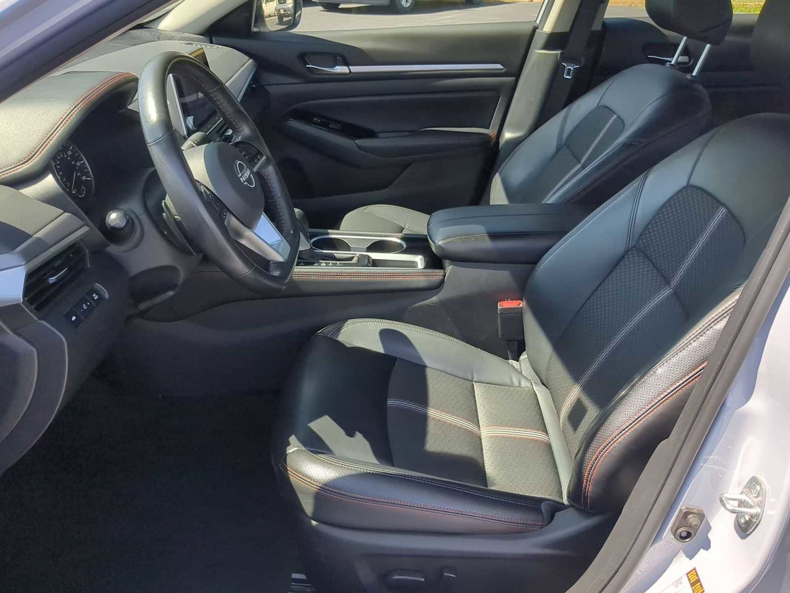 Used 2024 Nissan Altima 2.5 SR FWD image 14