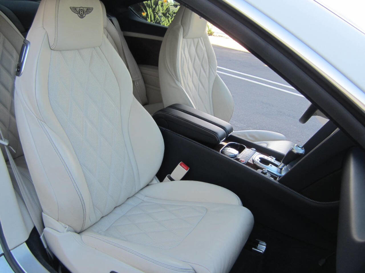 Used 2015 Bentley Continental GT image 20