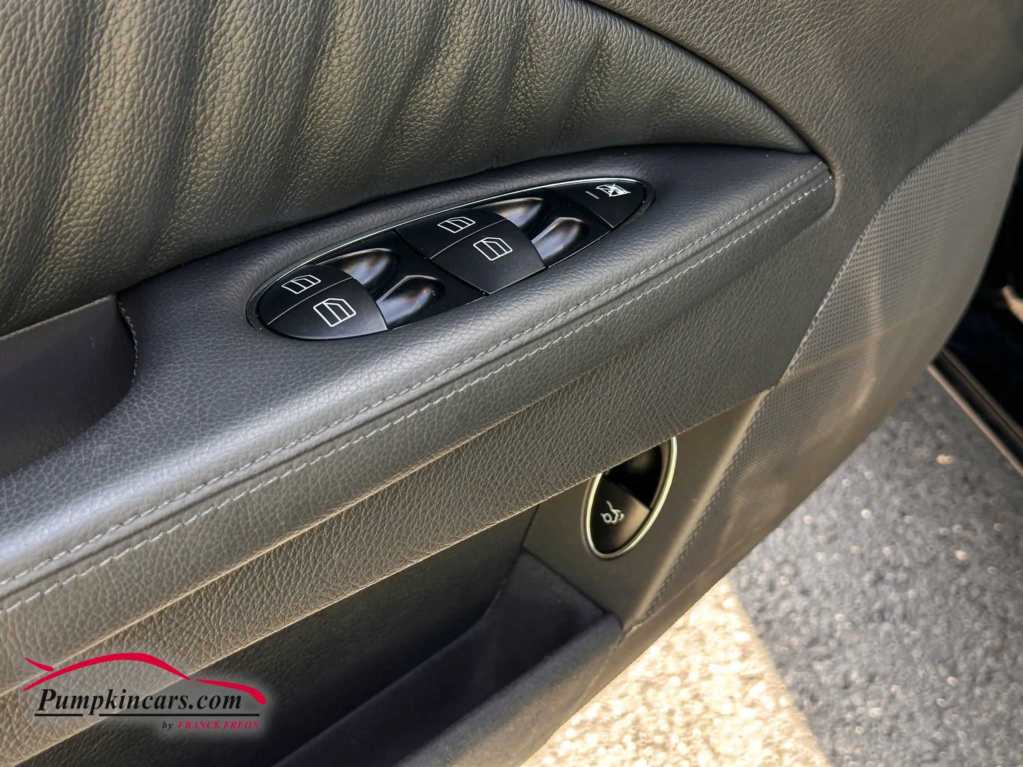 Used 2005 Mercedes-Benz E 320 4MATIC Sedan image 23