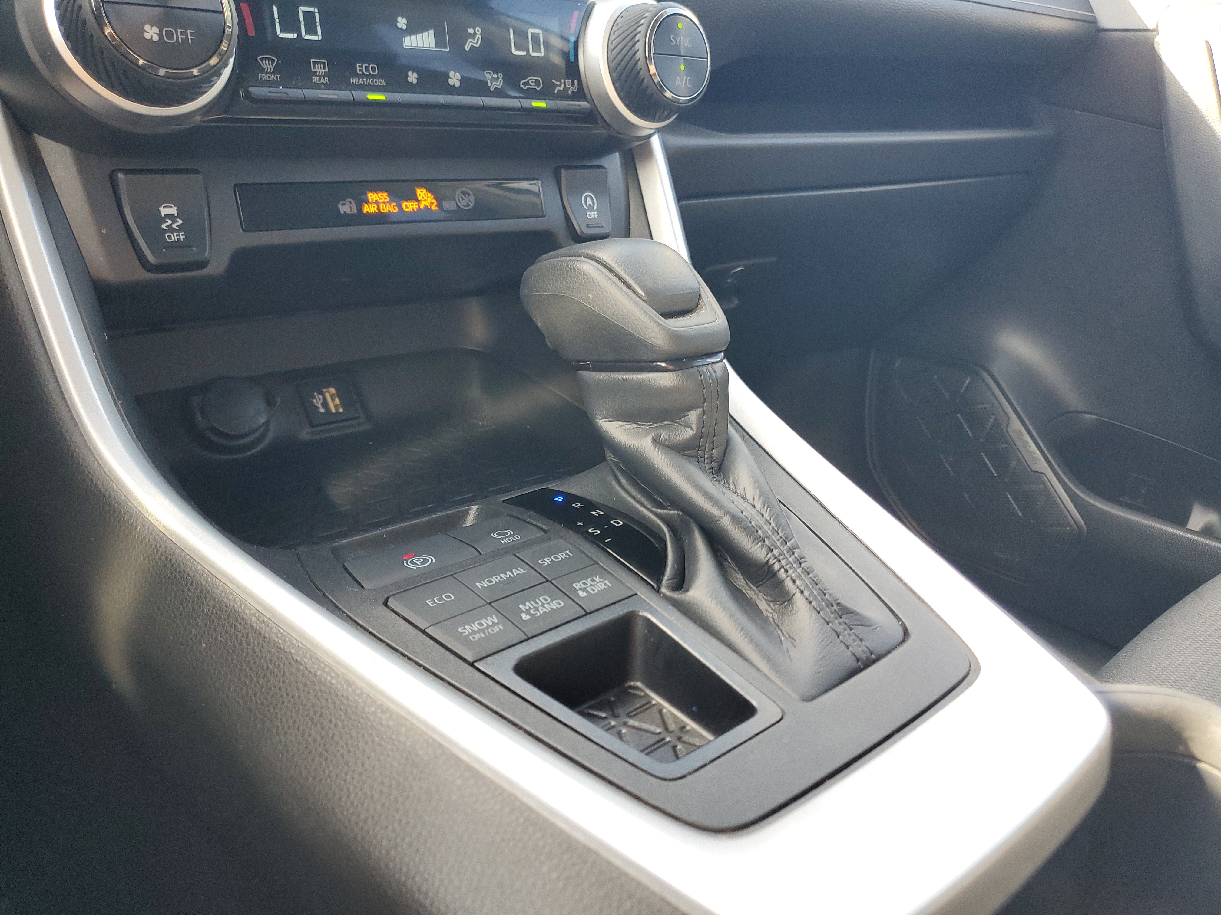 Certified 2025 Toyota RAV4 XLE AWD/4WD image 30