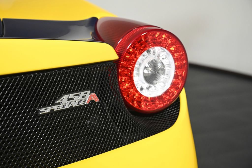 Certified 2015 Ferrari 458 Speciale A RWD image 29