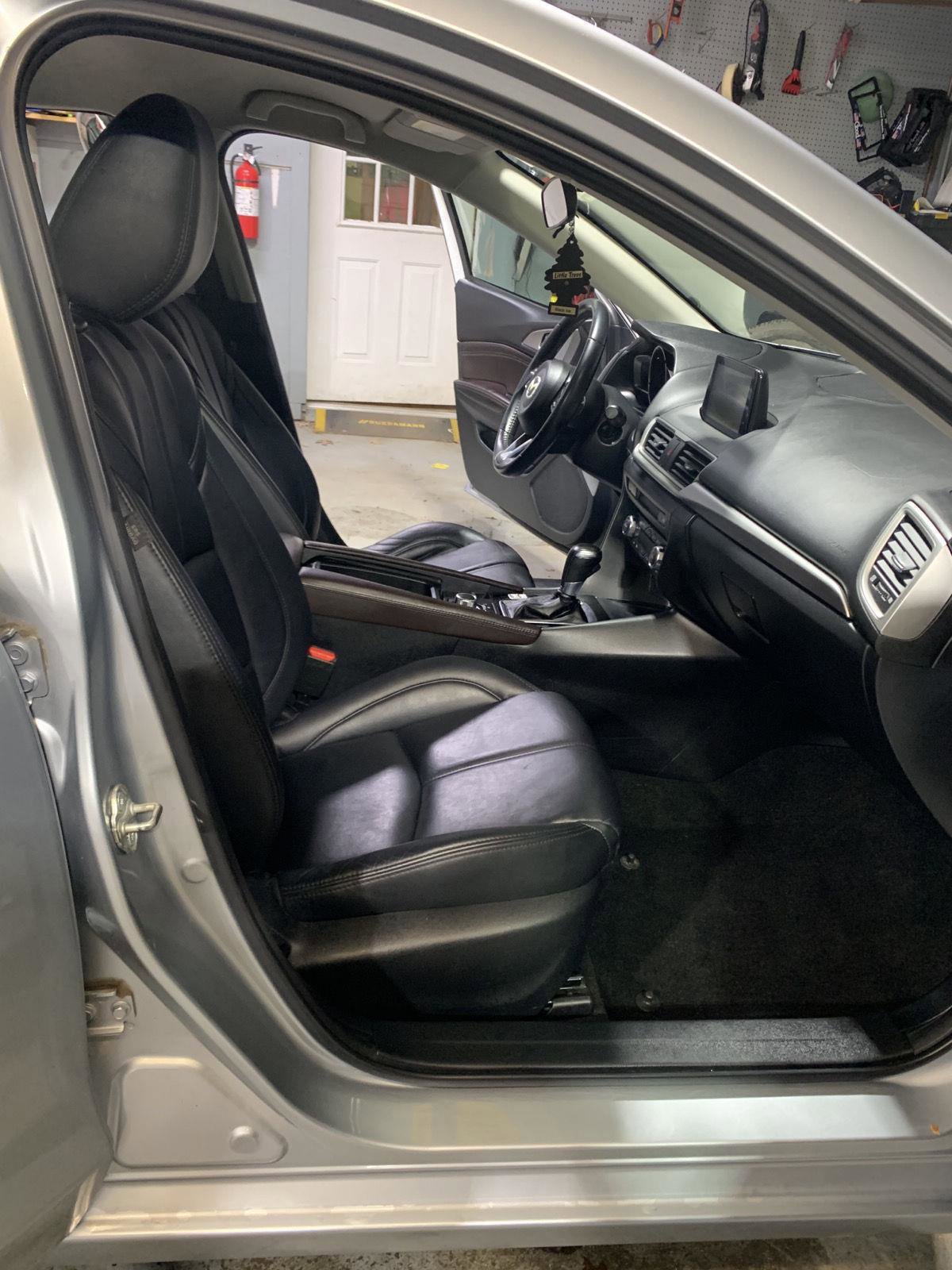 Used 2018 MAZDA MAZDA3 Touring image 27