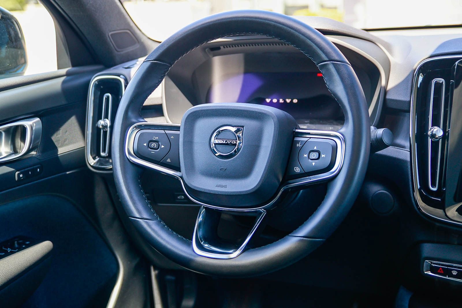 Used 2023 Volvo C40 P8 Recharge Plus AWD/4WD image 17