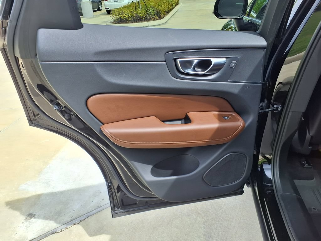 Used 2023 Volvo XC60 B5 Plus w/ Protection Package Premier FWD image 16