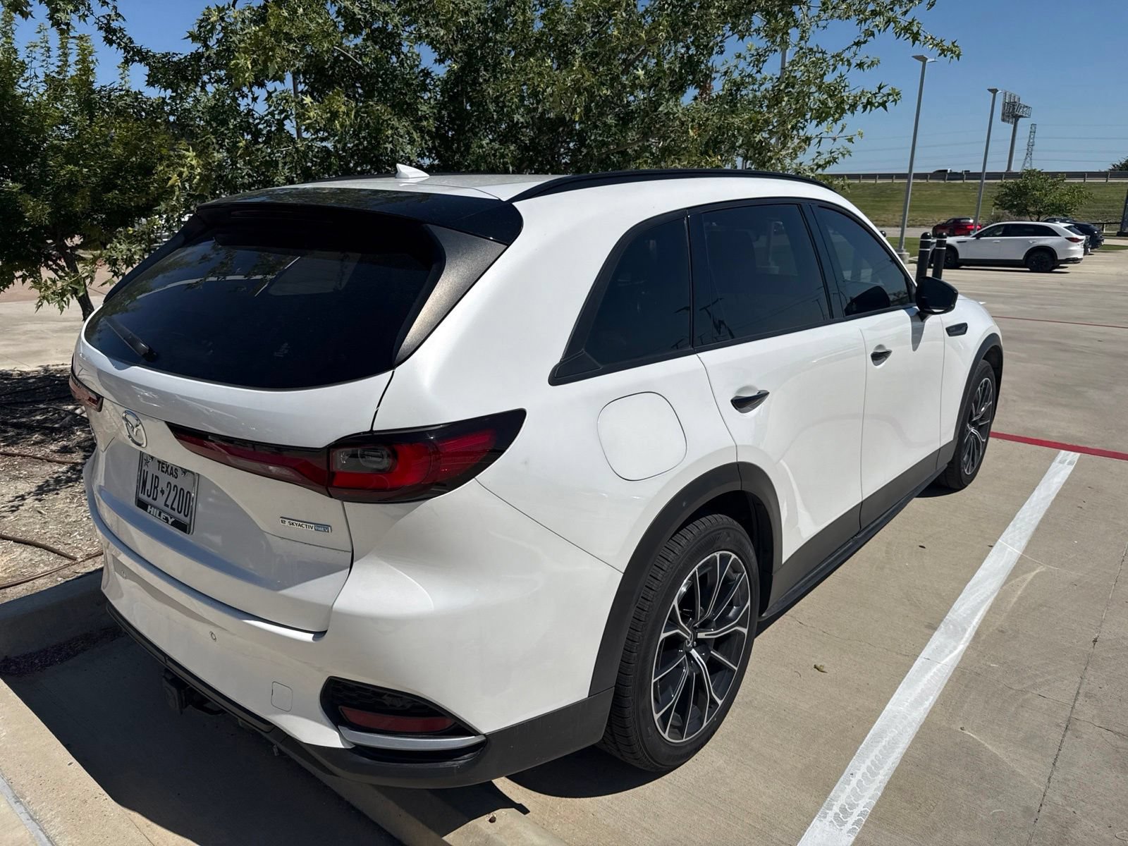 Used 2025 MAZDA CX-70 Plug-In Hybrid w/ Premium Plus AWD/4WD image 6