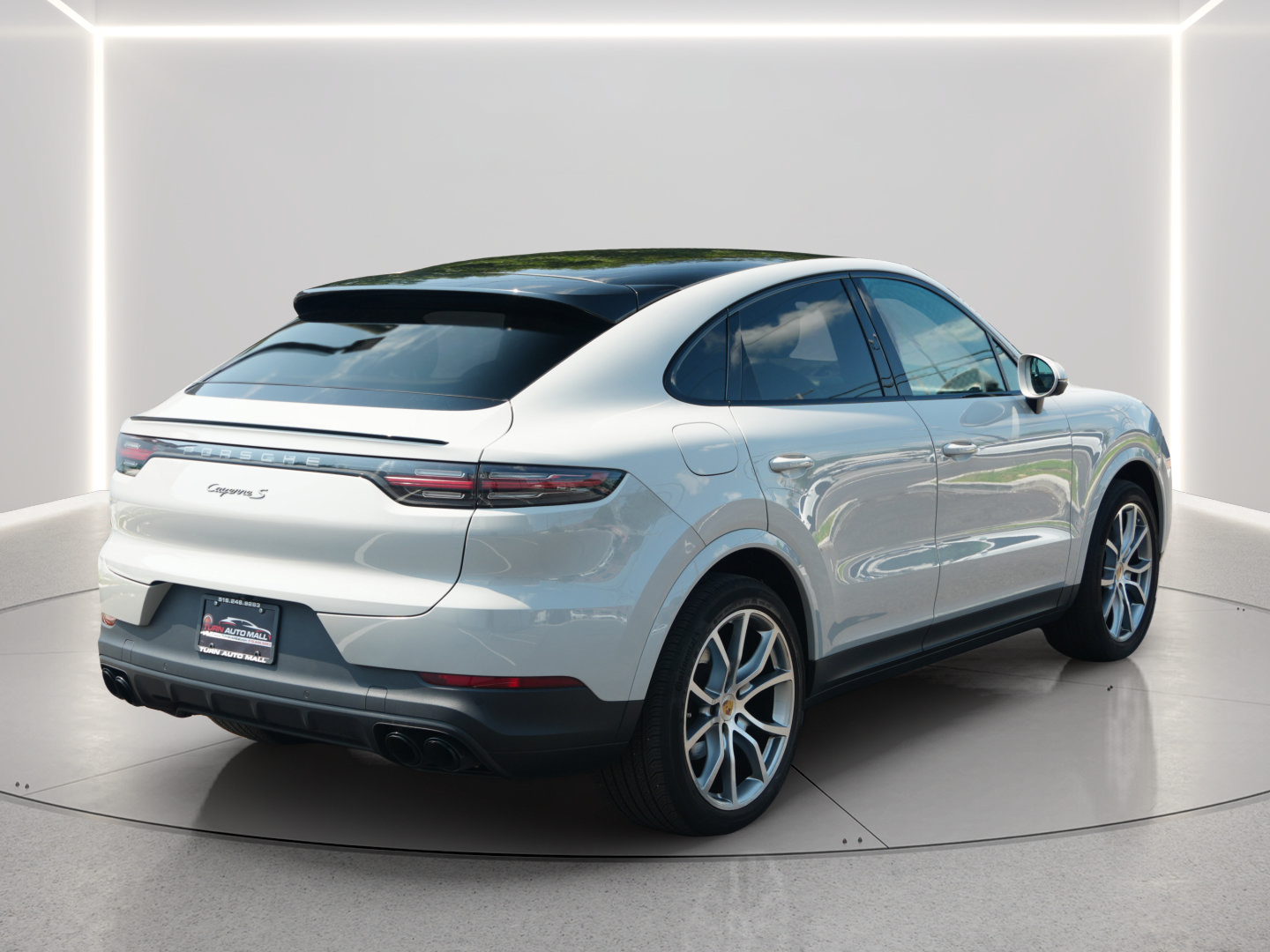 Used 2022 Porsche Cayenne S AWD/4WD image 4