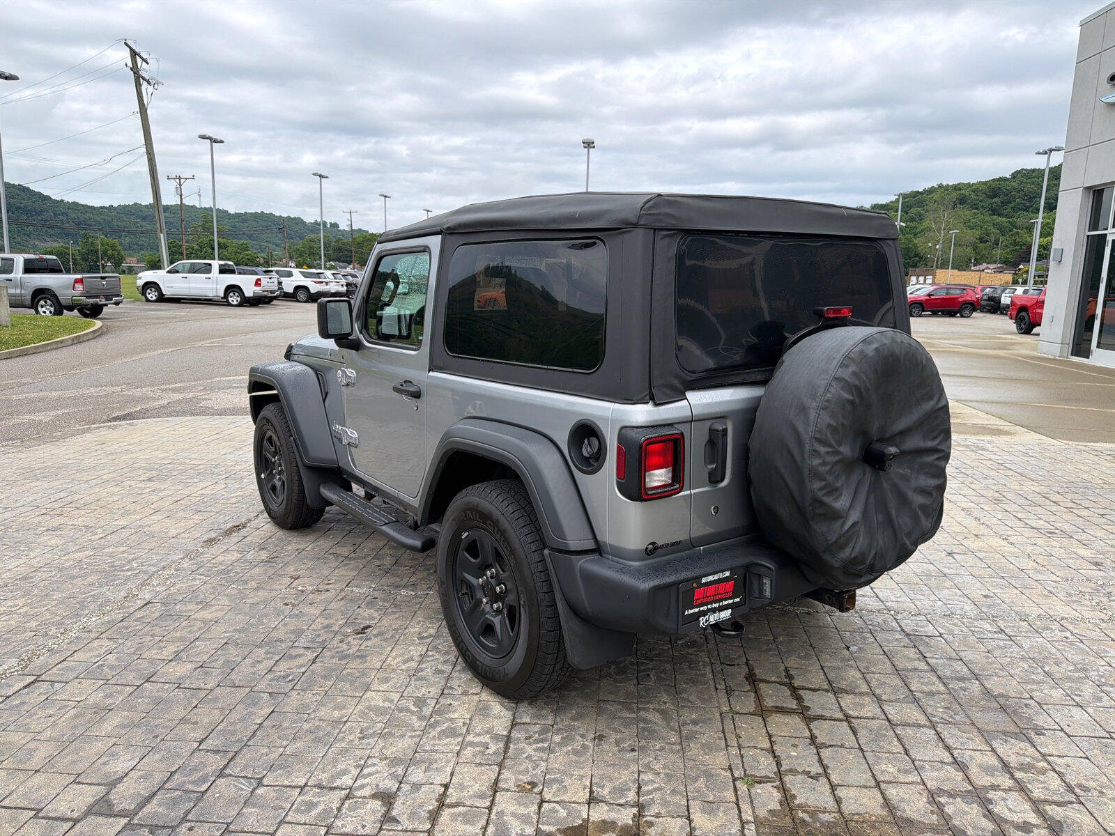 Used 2019 Jeep Wrangler Sport AWD/4WD image 6