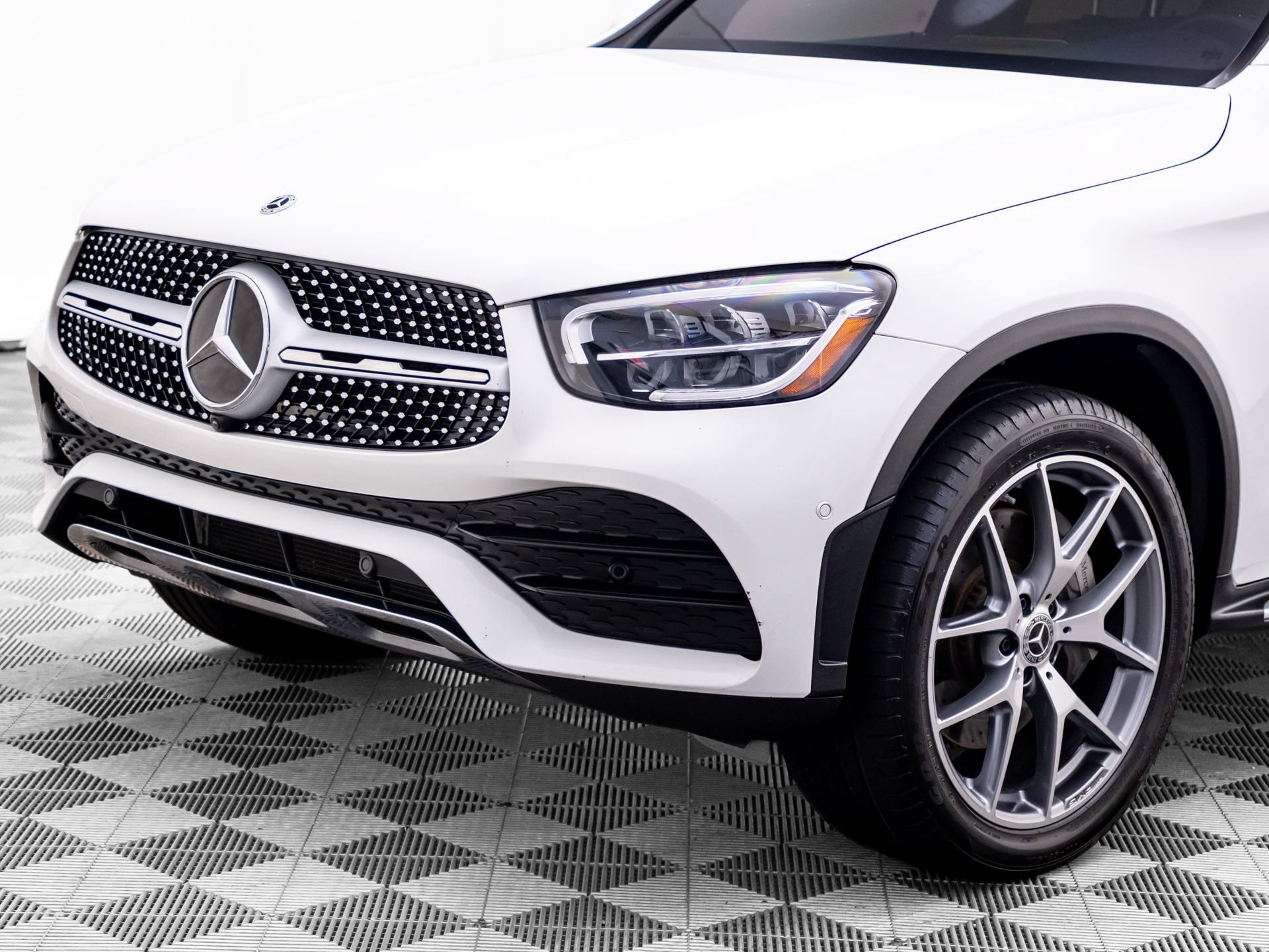 Used 2022 Mercedes-Benz GLC 300 4MATIC Coupe image 34