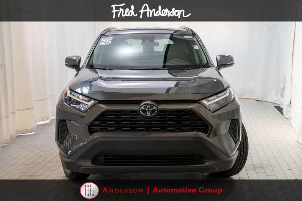 Used 2025 Toyota RAV4 LE AWD/4WD image 2