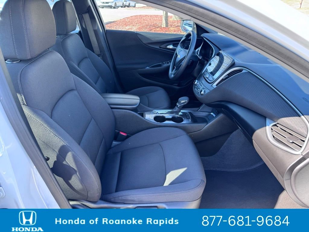 Used 2024 Chevrolet Malibu LT image 28