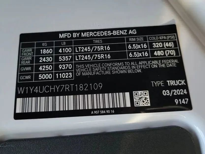 Used 2024 Mercedes-Benz eSprinter 170 Cargo image 38