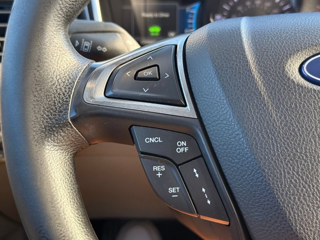Used 2020 Ford Fusion SE FWD image 24