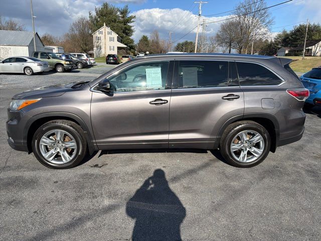 Used 2015 Toyota Highlander Limited Platinum image 2