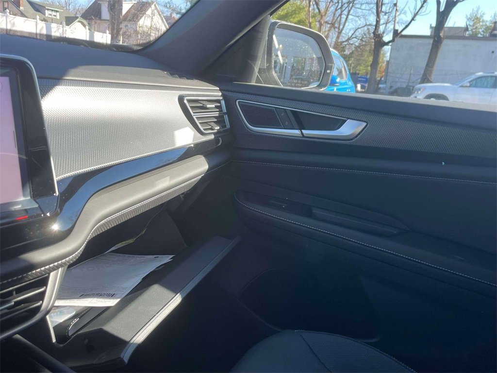 New 2024 Volkswagen Atlas Cross Sport SEL R-Line image 32