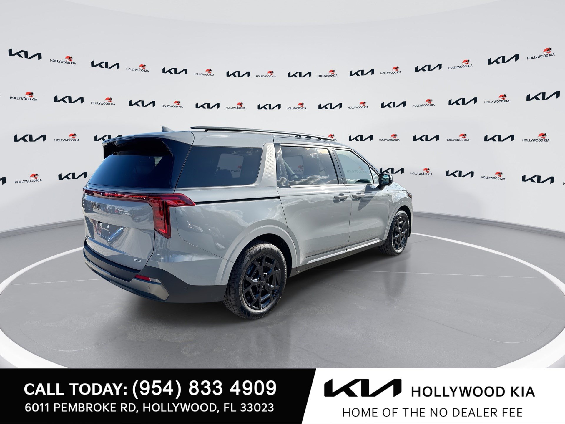 Used 2026 Kia Carnival SX FWD image 8