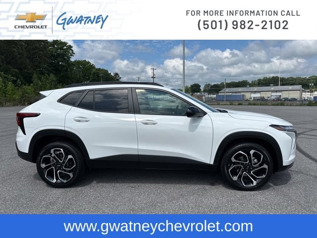 Used 2025 Chevrolet Trax RS w/ Driver Confidence Package FWD image 4