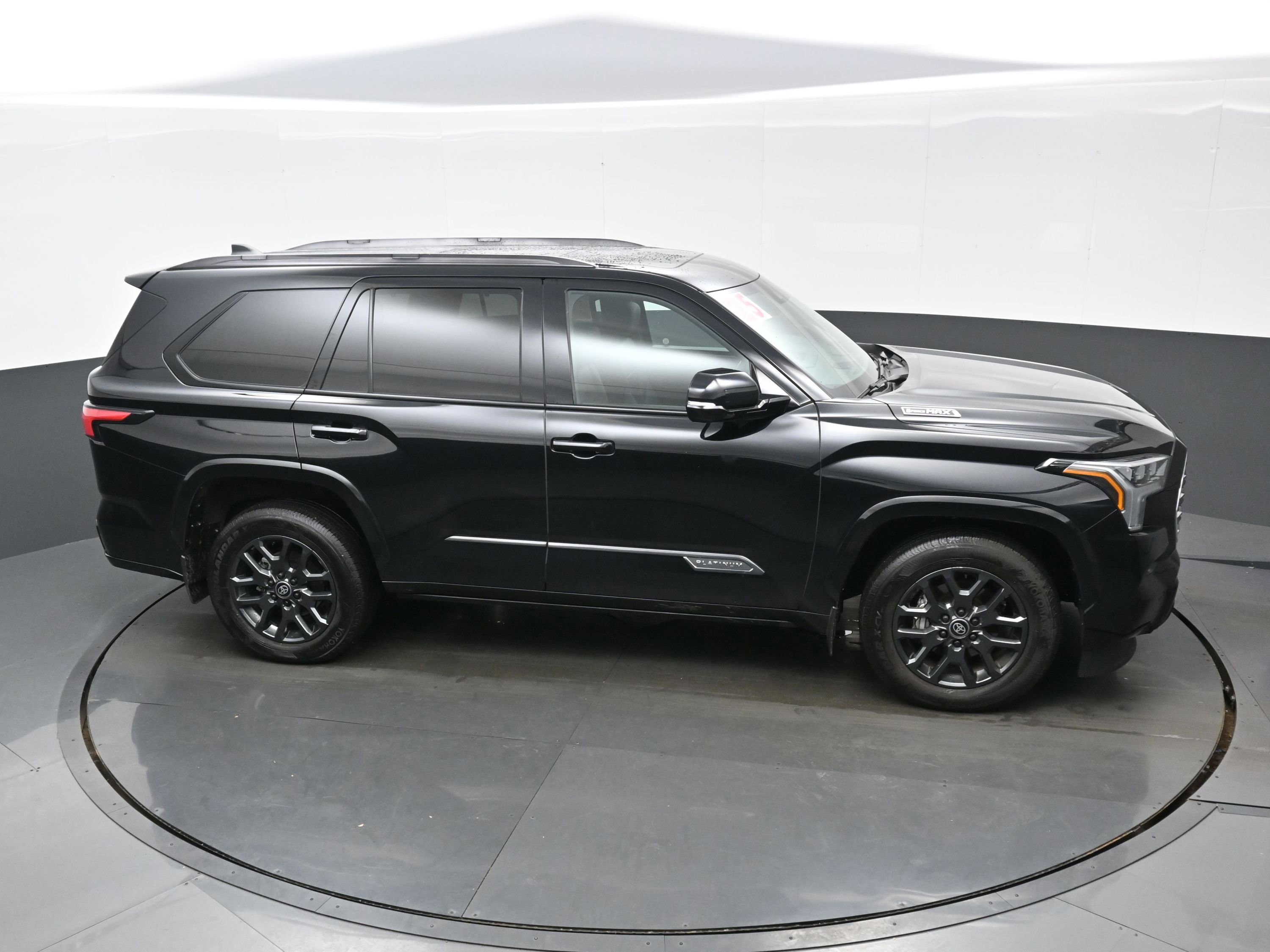 Used 2025 Toyota Sequoia Platinum image 44