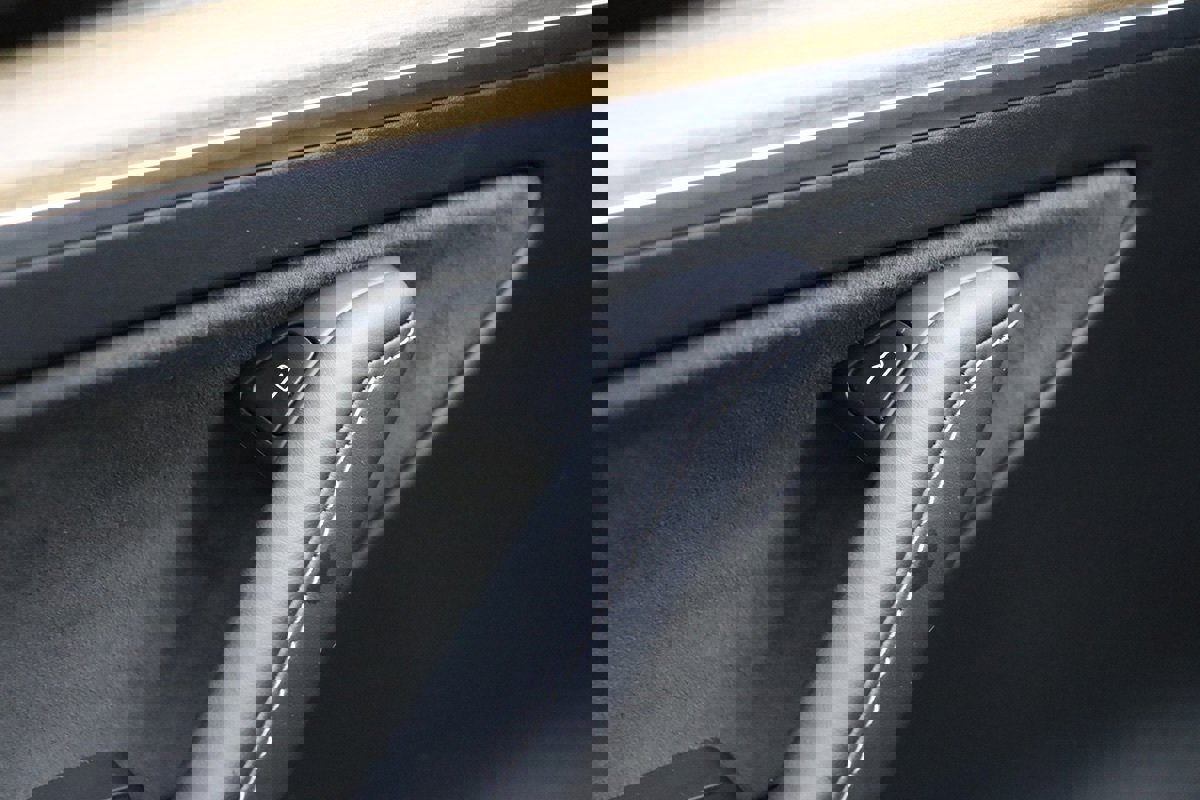 Used 2024 Tesla Model Y Performance image 30