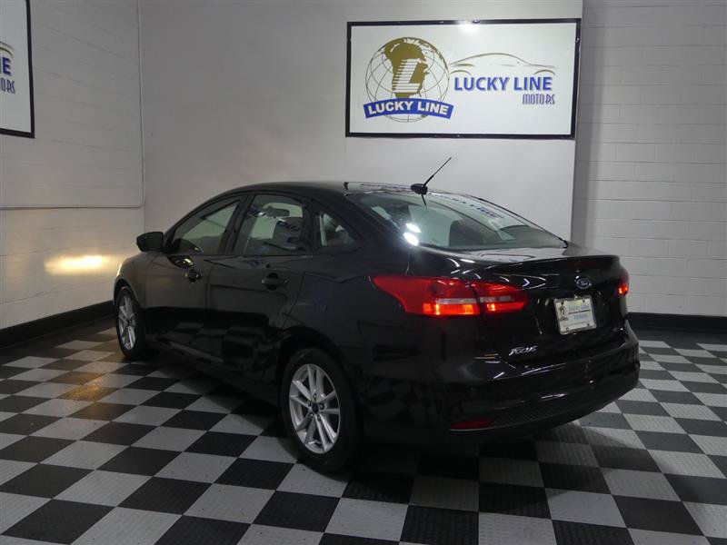 Used 2015 Ford Focus SE w/ Reverse Sensing Package FWD image 11