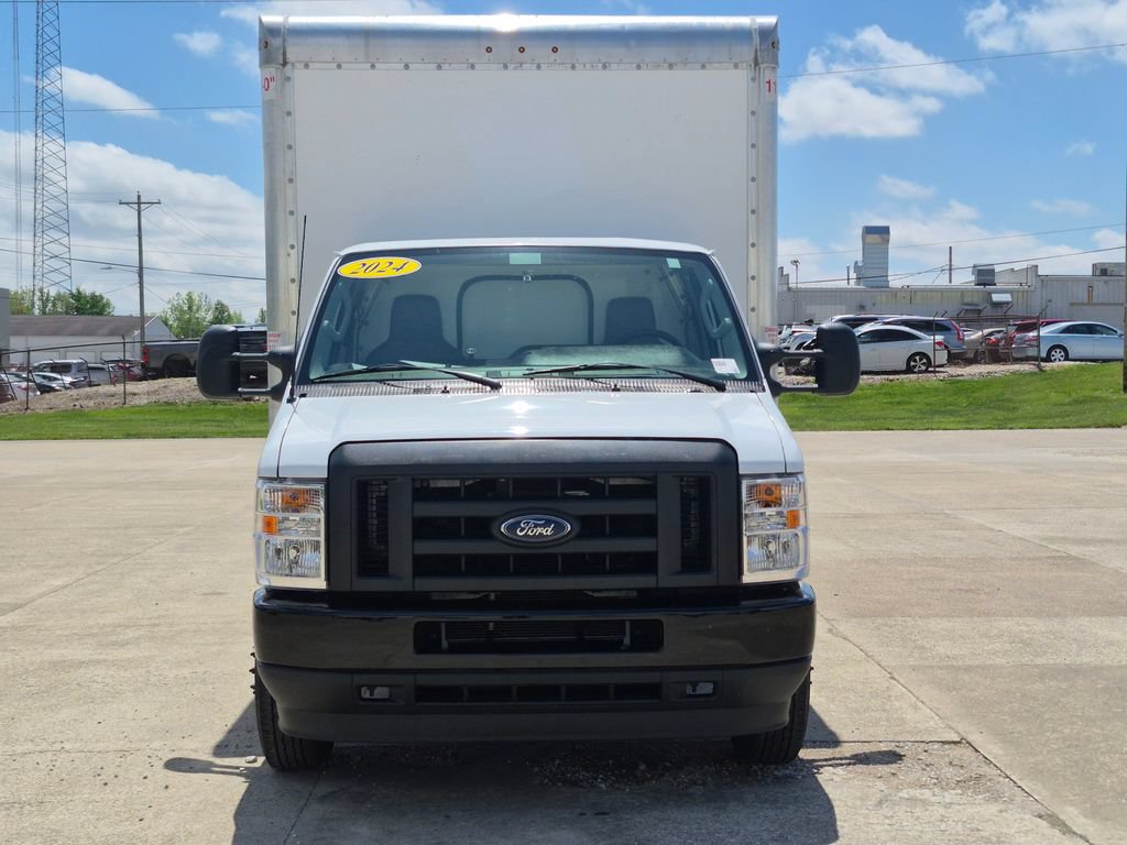 Used 2024 Ford E-350 and Econoline 350 Super Duty w/ Power Windows & Locks Group RWD image 2