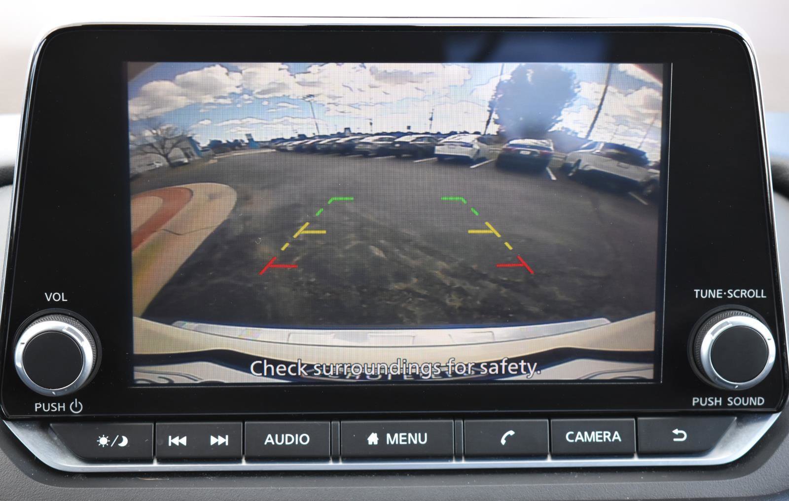 Used 2023 Nissan Rogue SV image 5