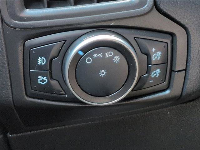 Used 2015 Ford Focus SE w/ SE Sport Package FWD image 17