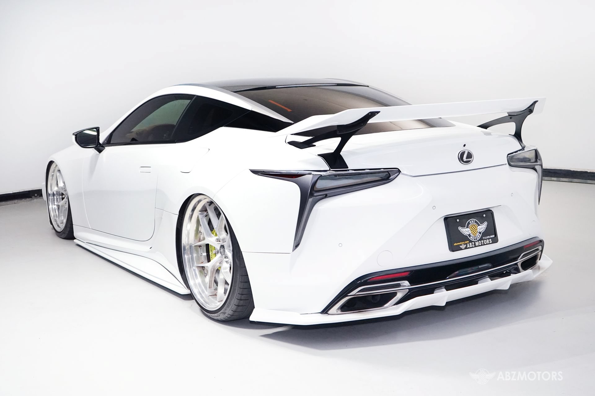 Used 2018 Lexus LC 500 Coupe w/ Performance Package RWD image 8
