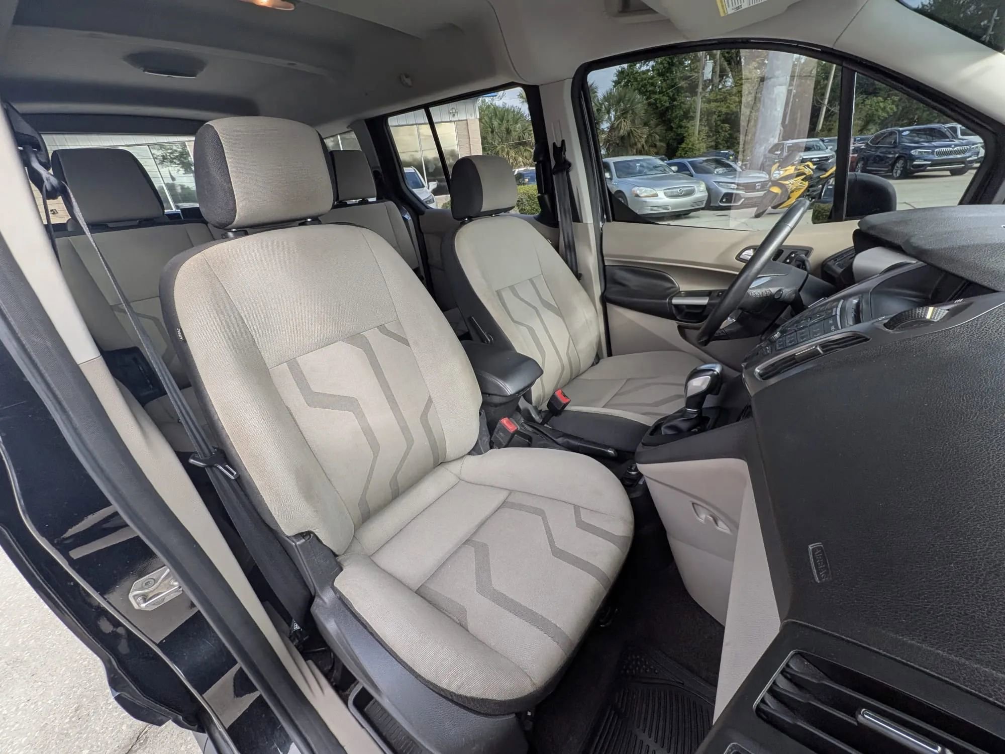 Used 2014 Ford Transit Connect XLT image 11