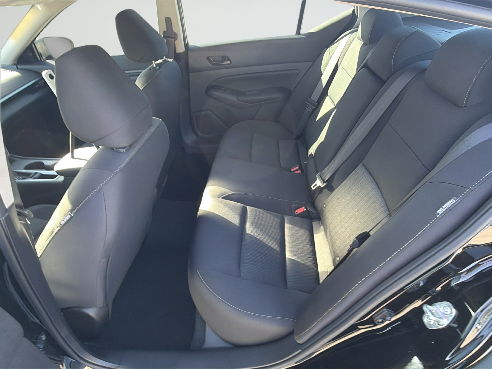 Used 2025 Nissan Altima 2.5 S FWD image 36