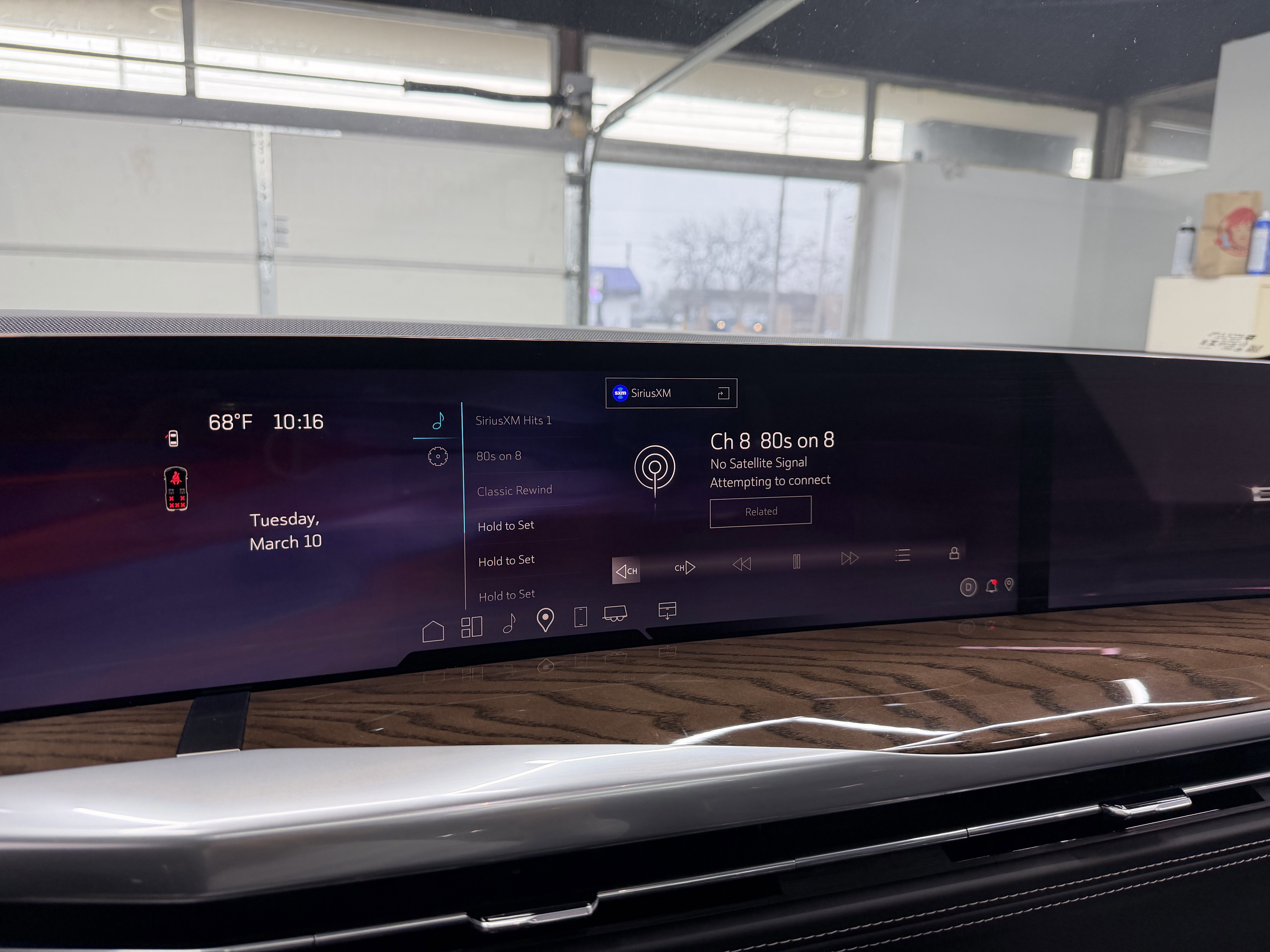 Used 2025 Cadillac Escalade Sport Platinum w/ LPO, ONYX Package image 21