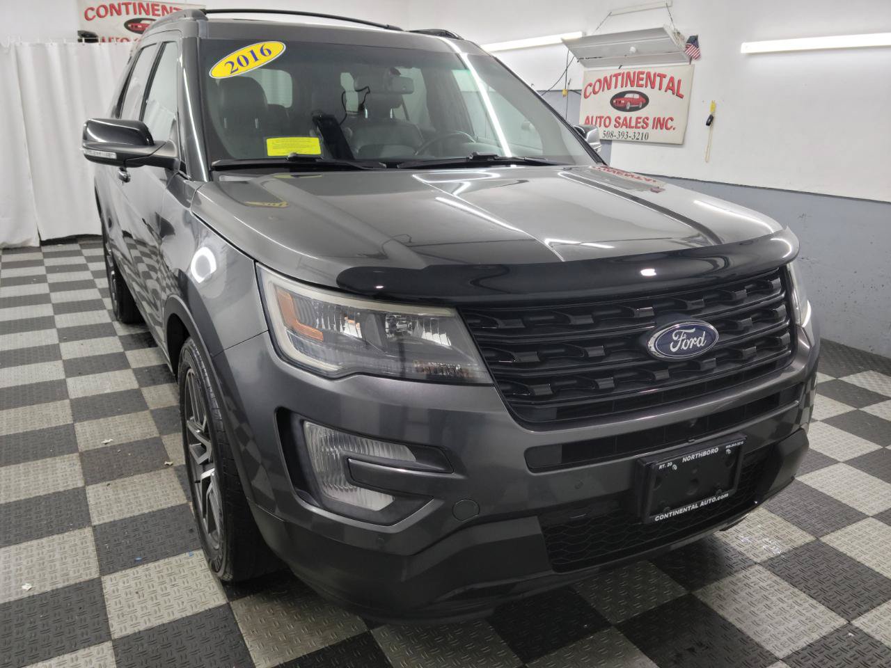 Used 2016 Ford Explorer Sport w/ Equipment Group 401A AWD/4WD image 9